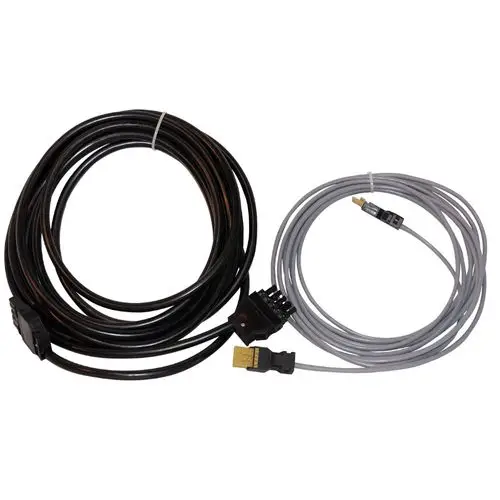 Zwei Kabel mit verschiedenen Anschlüssen, eines schwarz und eines grau, dargestellt für Zubehör von Novelan zur Regelung eines Systems.